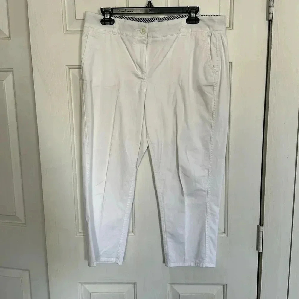 Crown & Ivy White Capri Size 12P